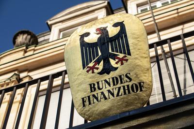 Bundesfinanzhof, Amtsschild mit Bundesadler über dem Eingang, München, 30.Januar 2023 Deutschland, München, 30. Januar 2-stock-foto