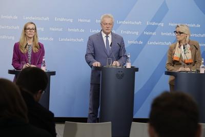 Leiterin der Pressestelle Silke Brandt, Bundesminister f?r Landwirtschaft, Ern?hrung und Heimat, Alois Rainer, Abteilung-stock-foto