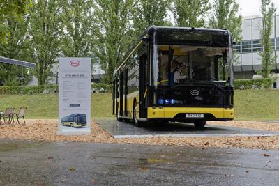 E-Busse auf der InnoTrans 2024 2024-09-24 Deutschland, Berlin Elektro-Busse auf der Verkehrstechnik_Messe InnoTrans 2024-stock-foto