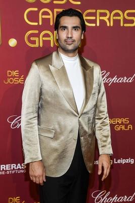 ABBleipzig: Jonathan Tetelman Saenger zu Gast auf dem roten Teppich bei der 31.Jose Carreras Gala in der Media City Leipzig, am 10.12.25 Sachsen Deutschland *** ABBleipzig Jonathan Tetelman Saenger on the red carpet at the 31 Jose Carreras Gala at Media City Leipzig, on 10 12 25 Saxony Germany-stock-foto