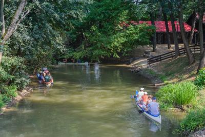 Vizitúrázók az Öreg-Túron-stock-foto