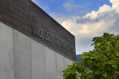 Budaörs, Városi Uszoda és Sportcsarnok-stock-foto