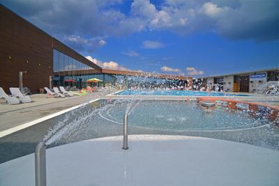 Budaörs, Váosi Uszoda-stock-foto
