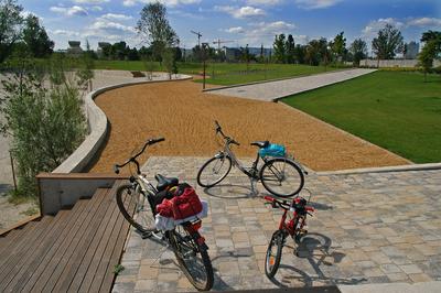 Budapest, 2008-08-17.  A Kopaszi gát a Duna parton-stock-foto