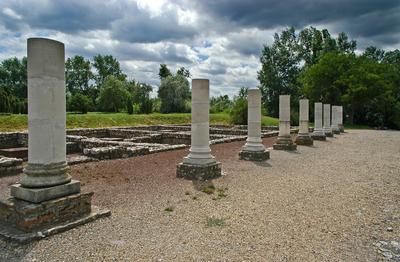 Tác-Gorsium-stock-foto