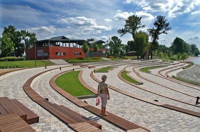 Budapest, 2008-08-17.  A Kopaszi gát a Duna parton-stock-foto