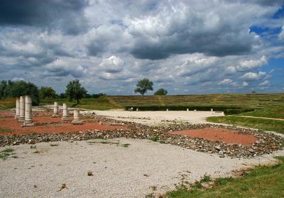 Tác-Gorsium-stock-foto