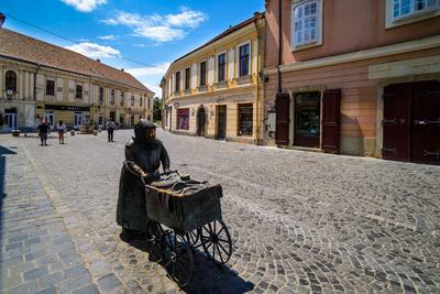 Székesfehérvár, Kati néni szobor-stock-foto