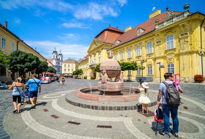 Székesfehérvár, a Városház tér-stock-foto