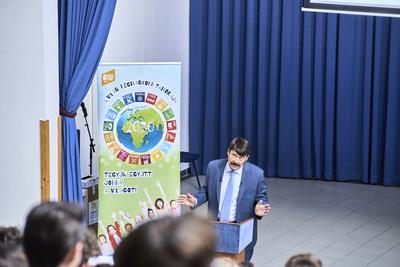 Áder János klímavédelmi tanórát tartott Budakeszin-stock-foto