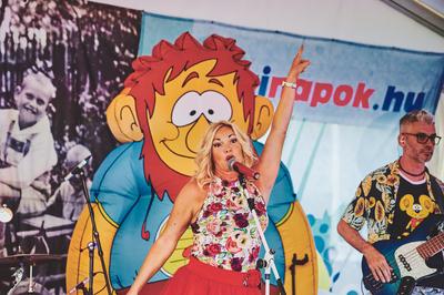 Az Apacuka zenekar koncertje-stock-foto