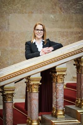 Dr. Balatoni Katalin-stock-foto