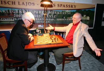 Spasszkijt kapta 70. születésnapjára Portisch Lajos-stock-foto