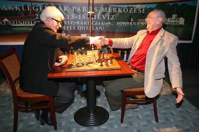 Spasszkijt kapta 70. születésnapjára Portisch Lajos-stock-photo