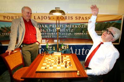 Spasszkijt kapta 70. születésnapjára Portisch Lajos-stock-foto