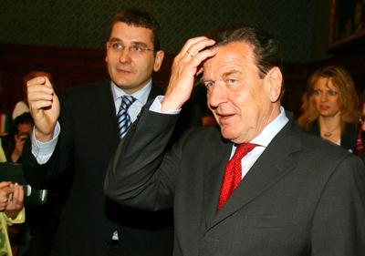 Gerhard Schröder Budapesten-stock-foto