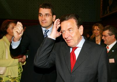 Gerhard Schröder Budapesten-stock-foto