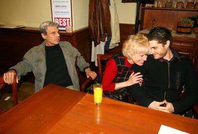 Sose halunk meg - sajtótájékoztató-stock-foto