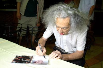 Faludy erotikus versei már CD-n is-stock-foto