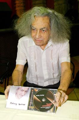 Faludy erotikus versei már CD-n is-stock-foto