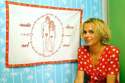 Modernkori falvédők-stock-foto