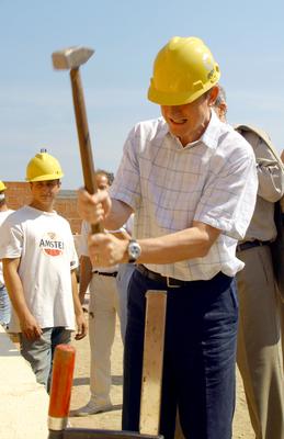 Tornacsarnok épül Dunaharasztiban-stock-foto