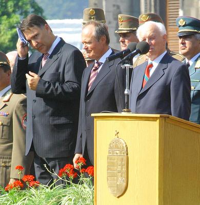 Ünnepi katonai tiszteletadás a Kossuth téren-stock-foto