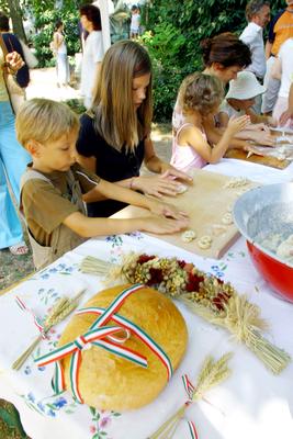 Kenyérfesztivál a Vároligetben-stock-foto