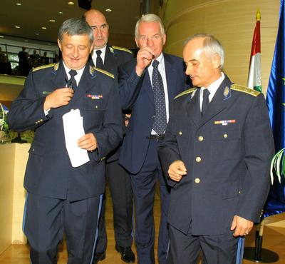 Beiktatták az új országos rendőrfőkapitányt-stock-foto