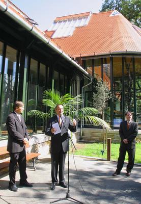 Megújult a kismajomháza budapesti állatkertben-stock-foto