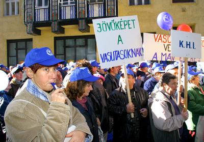 Munkahelyükért demonstráltak a vasutasok-stock-foto
