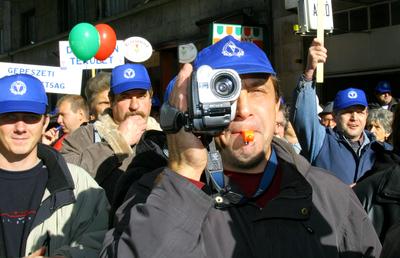Munkahelyükért demonstráltak a vasutasok-stock-foto
