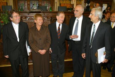 Budapest díszpolgára címet adott át Demszky Gábor főpolgármester-stock-foto