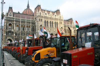 A Kossuth téren demonstrálnak a gazdák-stock-foto