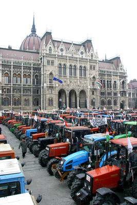 A Kossuth téren demonstrálnak a gazdák-stock-foto