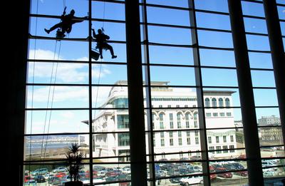 Hétfőn nyit a Művészetek Palotája-stock-foto