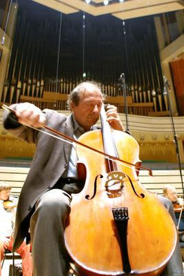 Hétfőn nyit a Művészetek Palotája-stock-foto