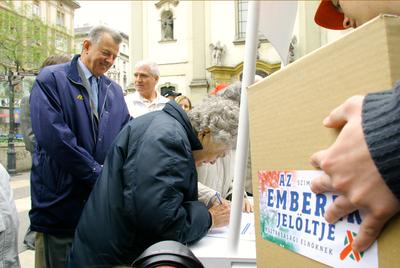 Szimpátiaszavazás a köztársasági elnök személyéről a Fidesz szervezésében-stock-foto