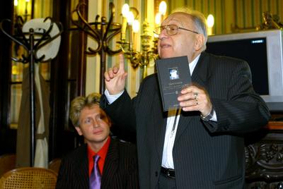 Varnus Xavér a Művész kávéházban mutatta be új könyvét-stock-foto