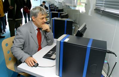 Indul az eMagyarország Roadshow-stock-foto