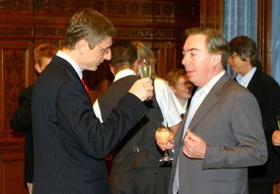 Gyurcsány Ferenc kitüntette Andrew Lloyd Webbert-stock-foto