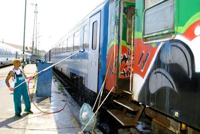 225 milliós kárt okoznak a graffitik a MÁV-nak-stock-foto