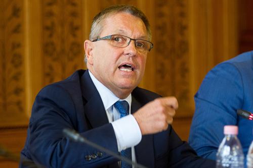 Matolcsy György beszámolója az MNB gazdálkodásáról-stock-foto