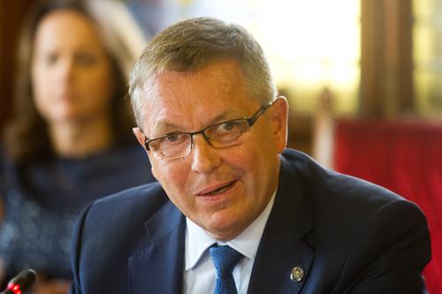 Matolcsy György beszámolója az MNB gazdálkodásáról-stock-foto