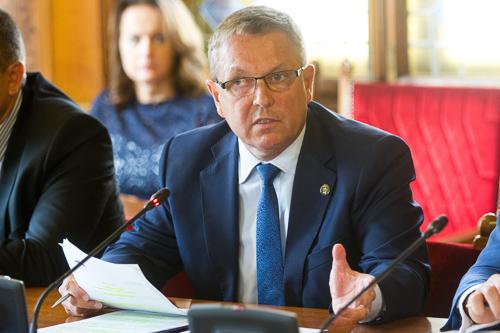 Matolcsy György beszámolója az MNB gazdálkodásáról-stock-foto