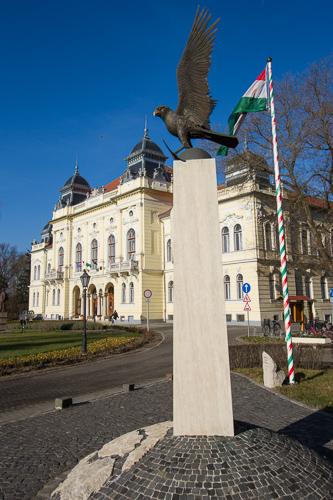 Trianon emlékmű Kisújszálláson-stock-foto