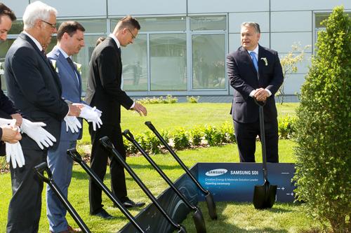 A Samsung SDI elektromos jármű akkumulátor gyárának megnyitó ünnepsége-stock-foto