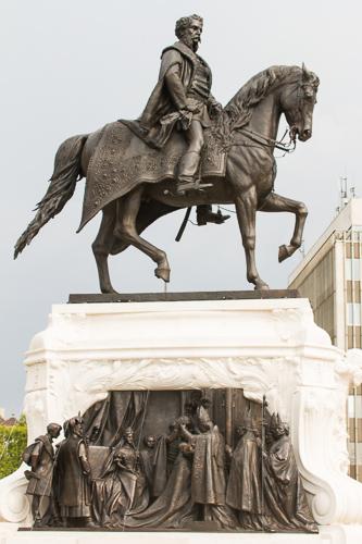 Andrássy Gyula szobra a Kossuth téren-stock-foto