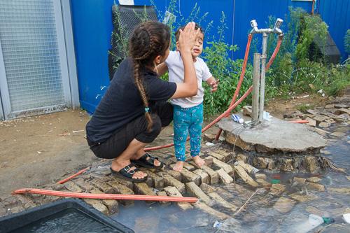 Menekültek Szerbiában, Kelebiában-stock-foto
