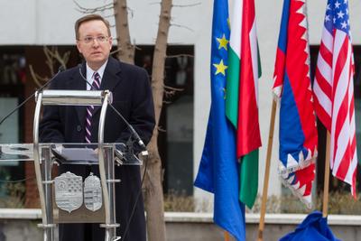 Felavatták Tom Lantos szobrát-stock-foto